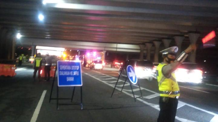 Tanggapan Jasa Marga perihal Mobil Pecah Ban dalam Tol MBZ oleh sebab itu Tertancap Besi